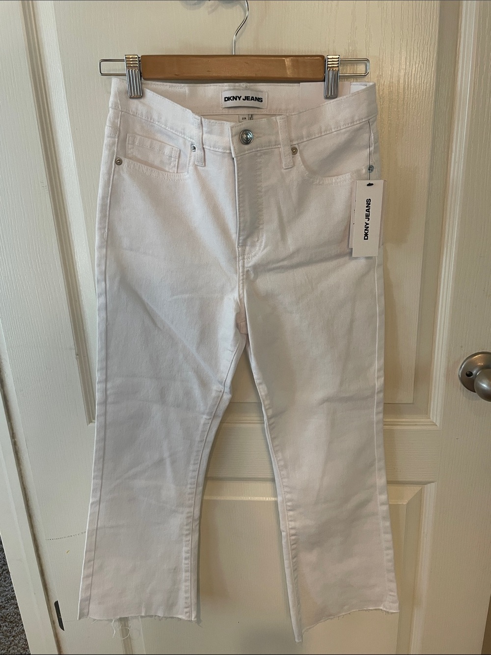 DKNY White Cropped Ankle Jeans